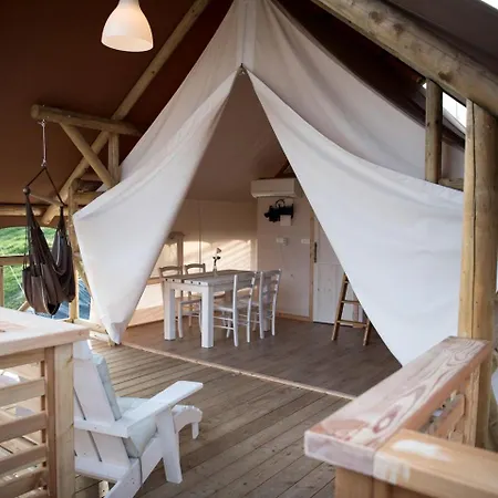Luxury Romantic Glamping Tent At Mala Nedelja, Slovenia بيت للعطل Mala Nedelja